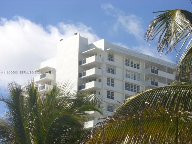 A11956655 — Miami Beach — 37