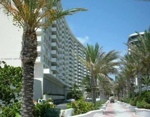 A11956655 — Miami Beach — 35