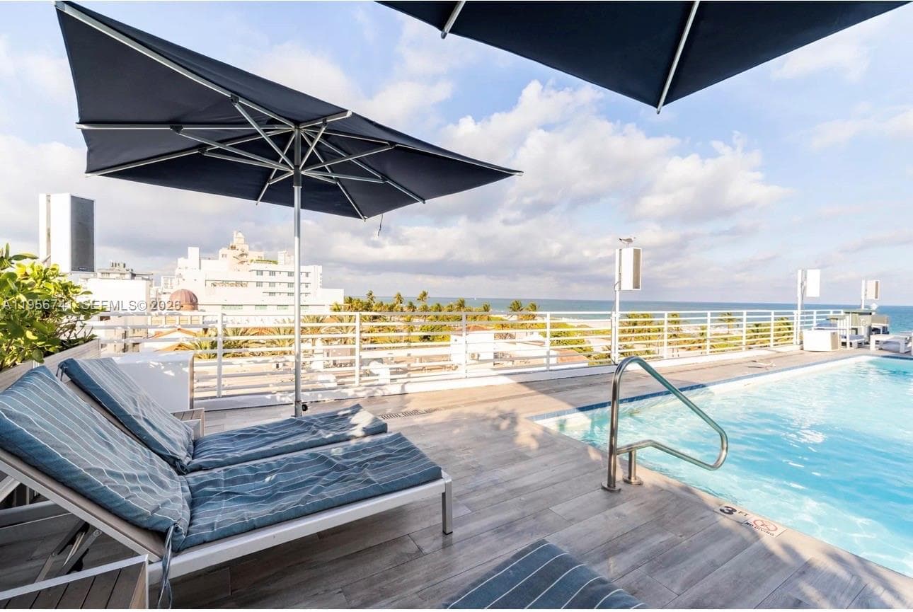 A11956741 — Miami Beach — 26