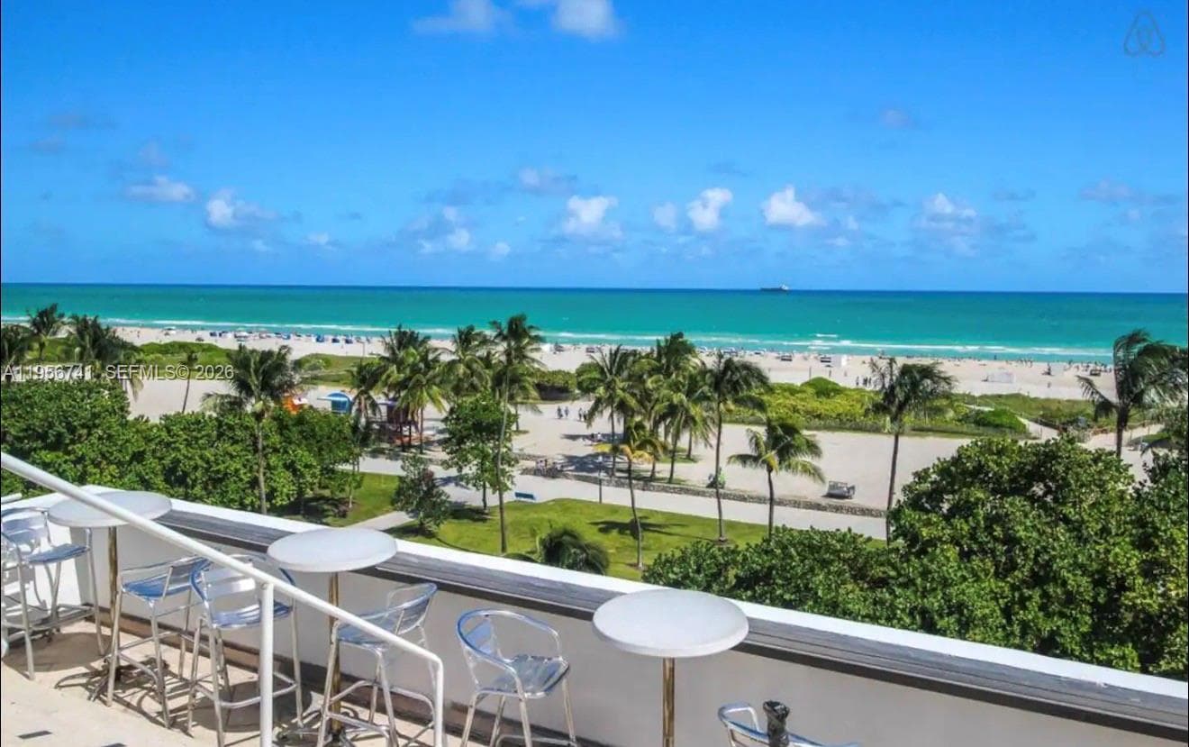 A11956741 — Miami Beach