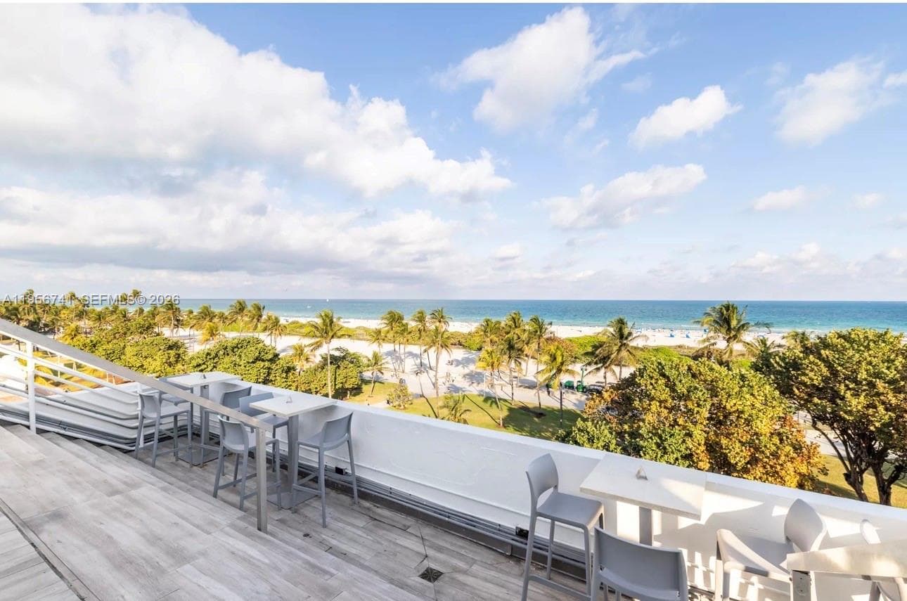 A11956741 — Miami Beach — 28