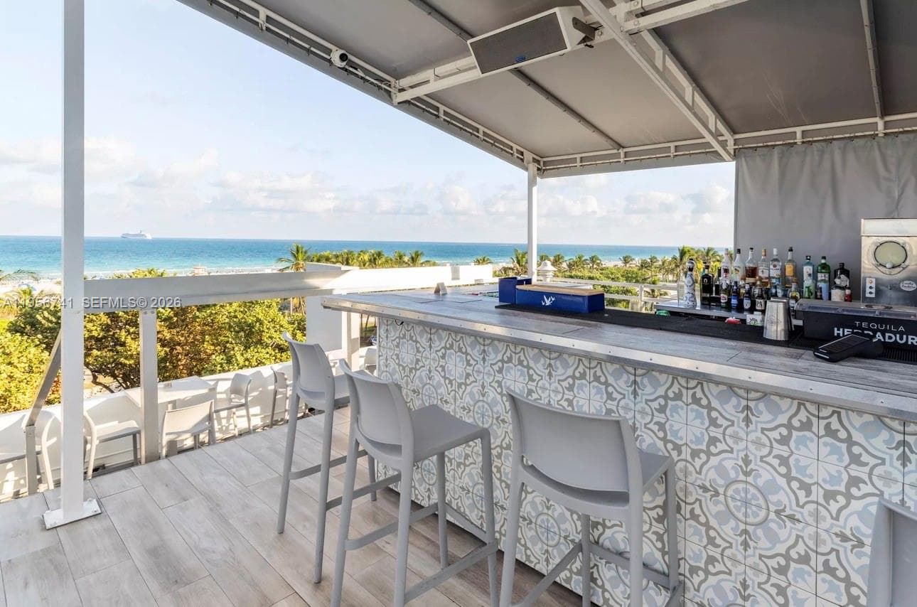 A11956741 — Miami Beach — 31