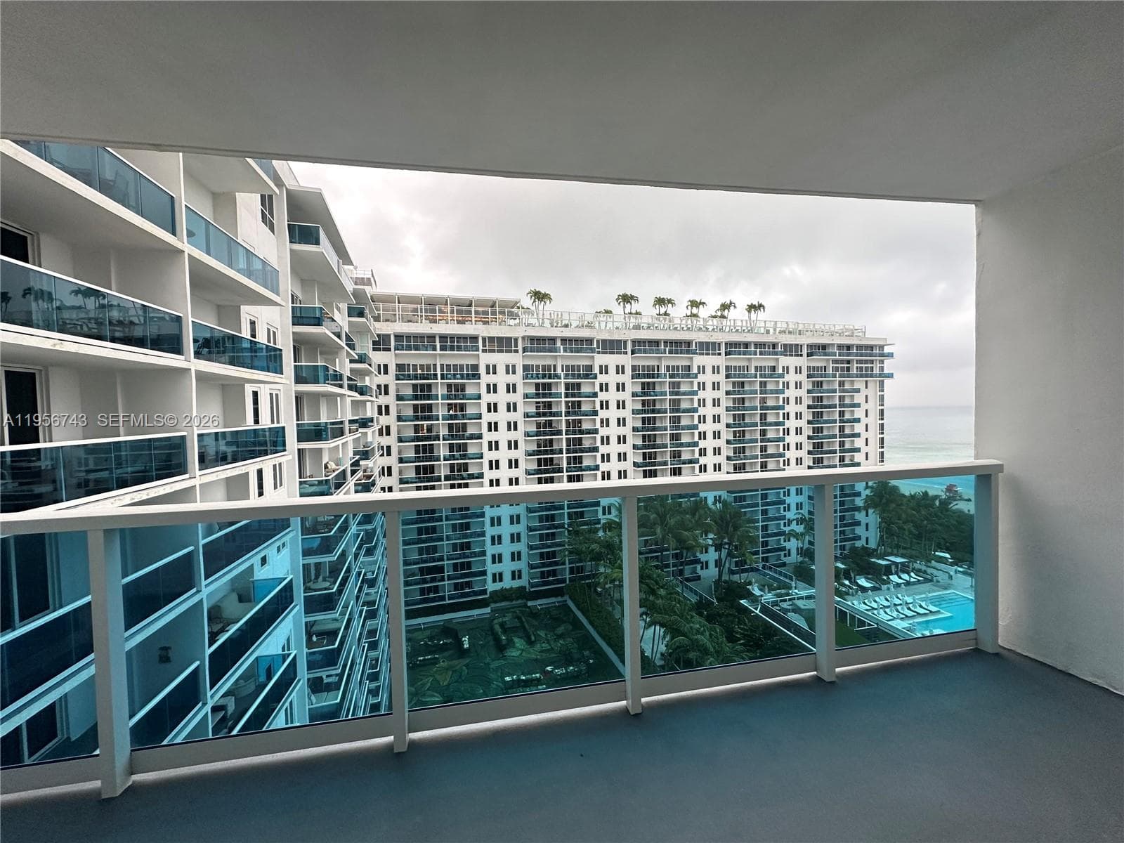A11956743 — Miami Beach — 15
