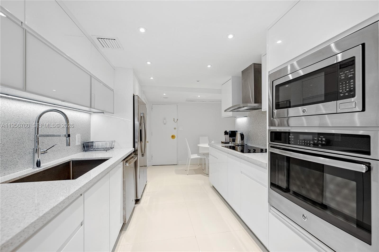 A11956760 — Miami Beach — 16