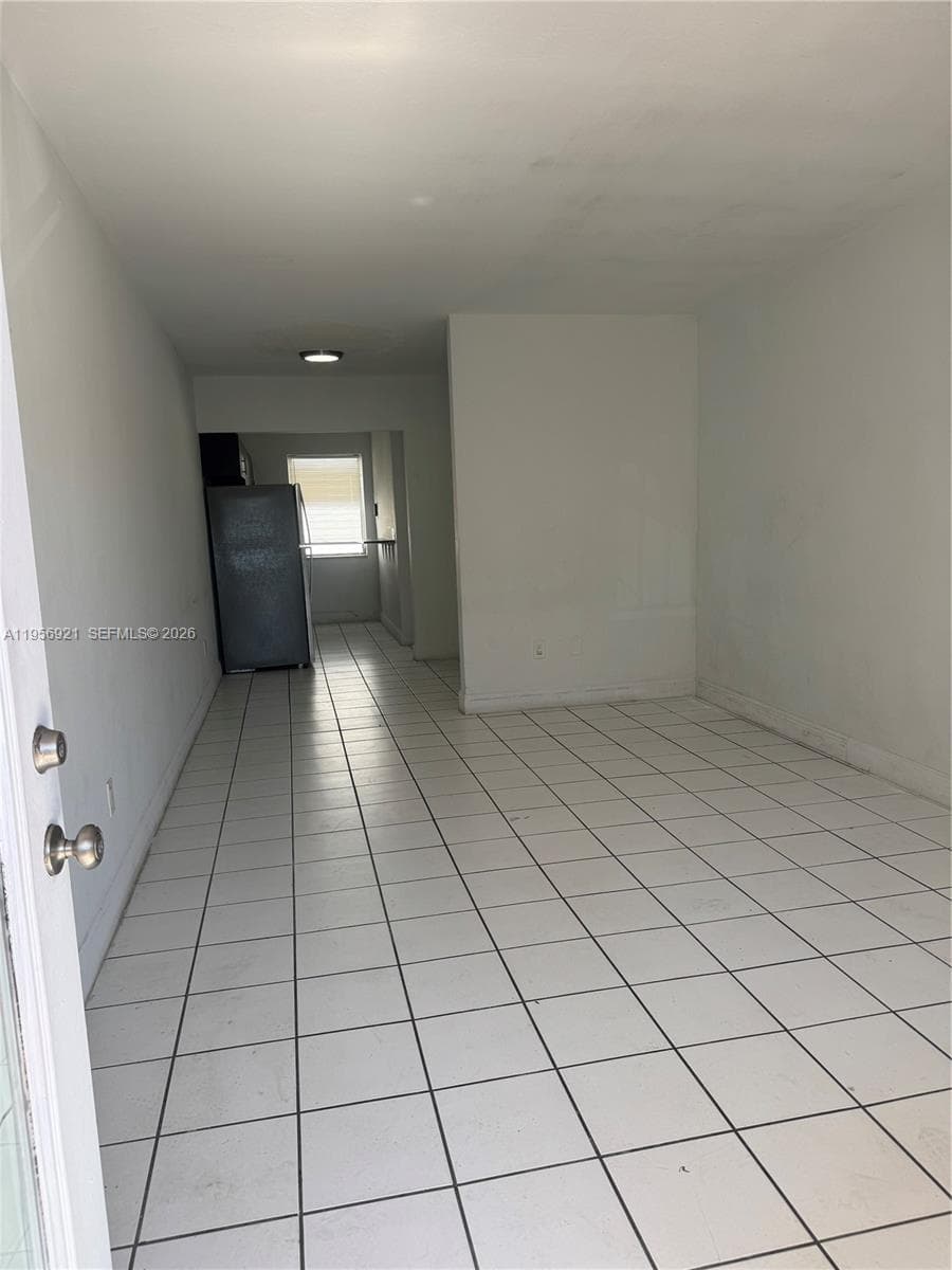 A11956921 — Miami Beach