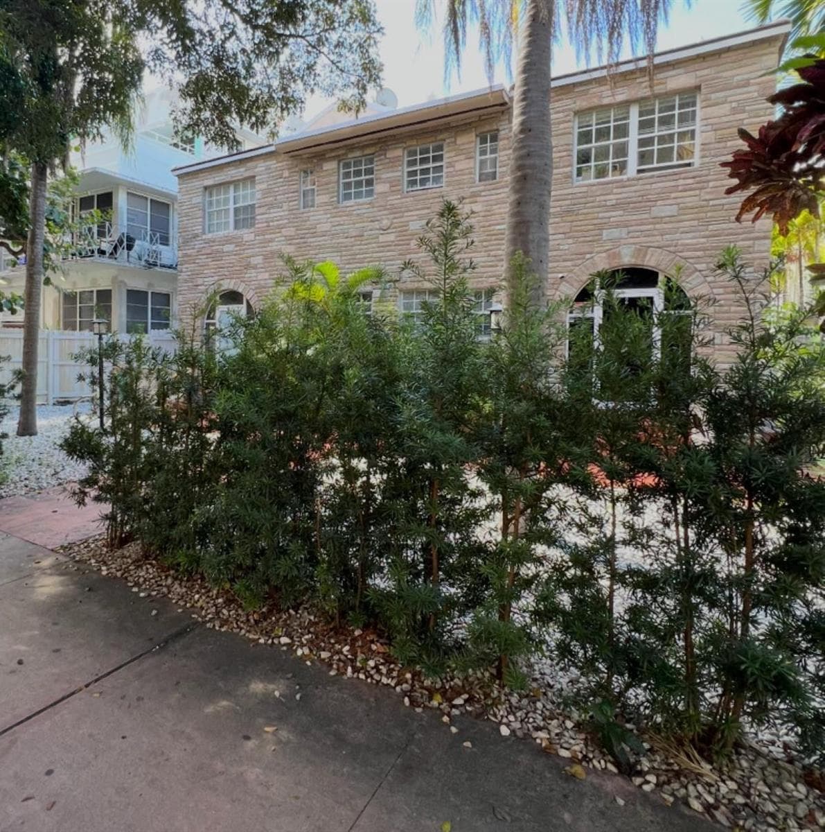 F10546676 — Miami Beach — 2