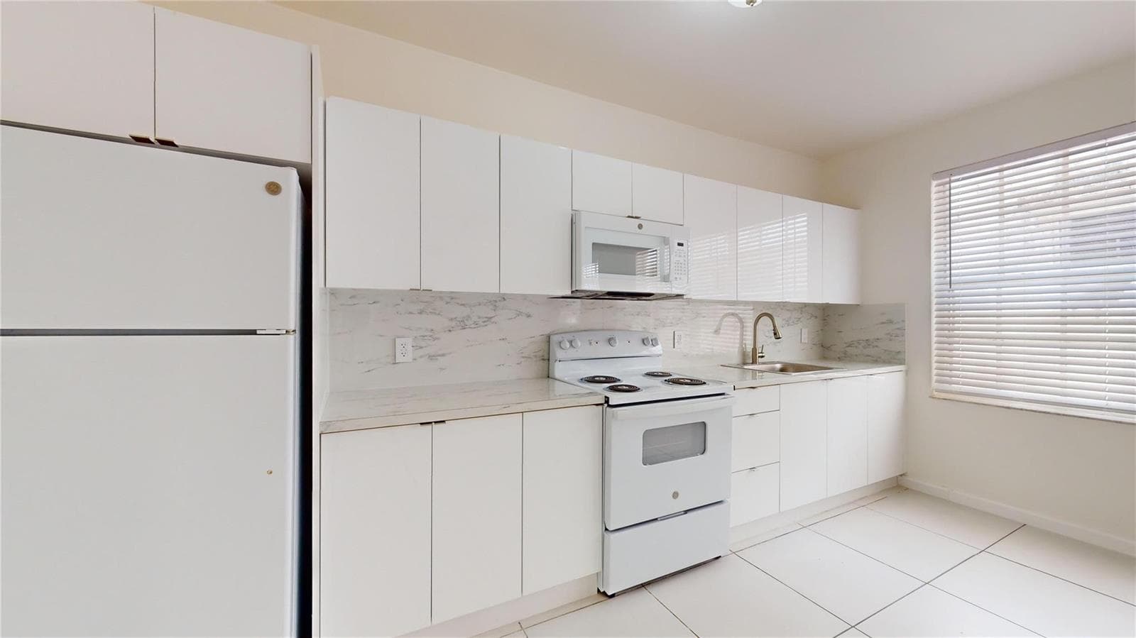 F10546676 — Miami Beach — 9