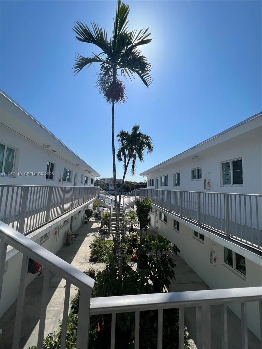 A11957110 — Miami Beach — 2