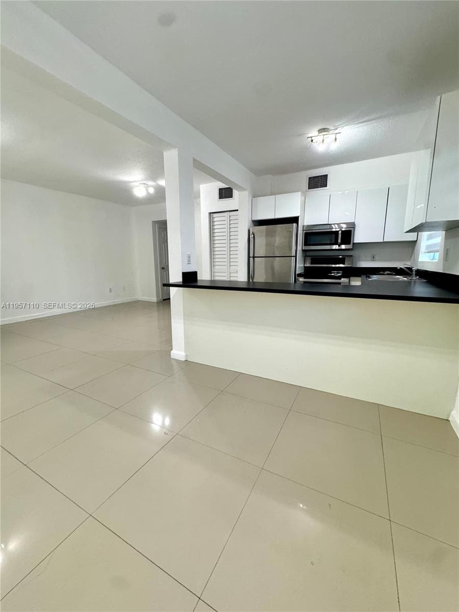 A11957110 — Miami Beach — 6