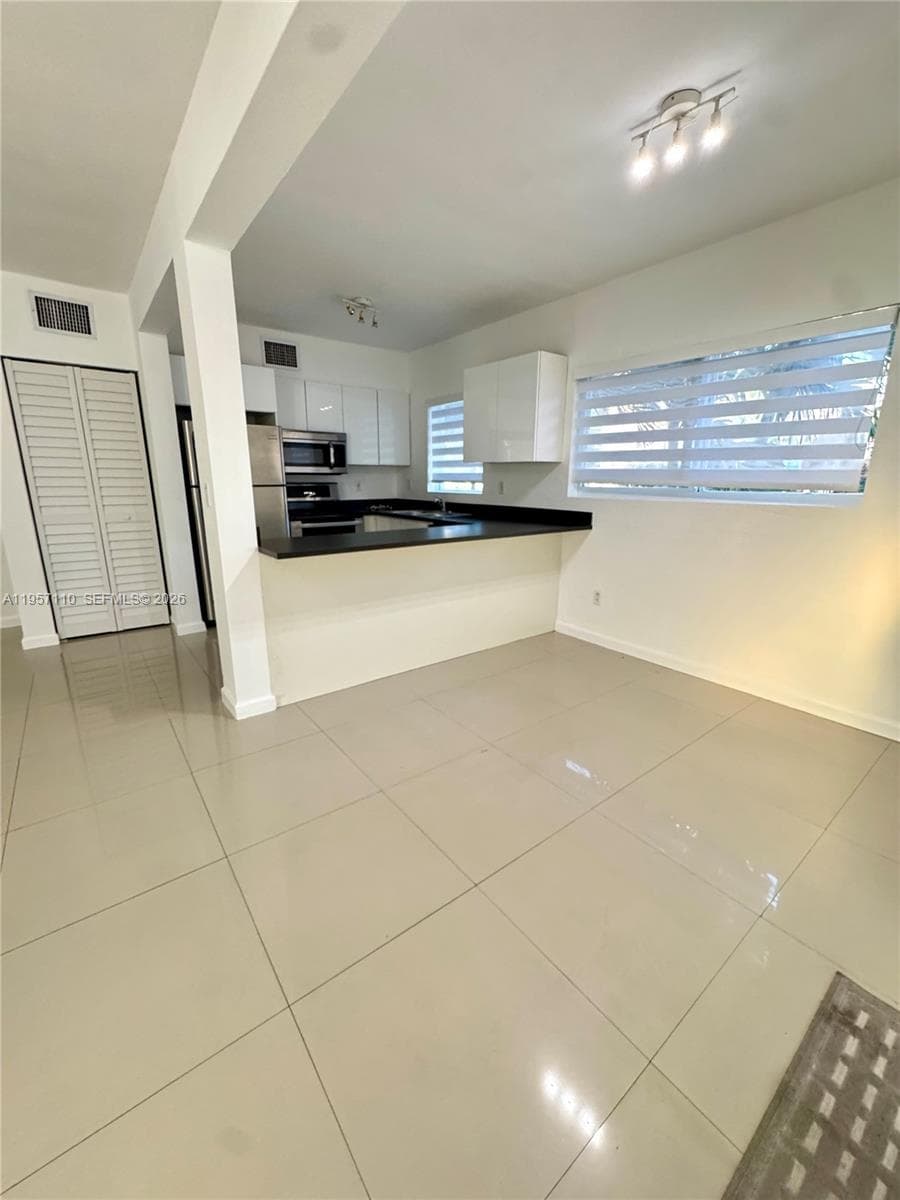 A11957110 — Miami Beach — 7