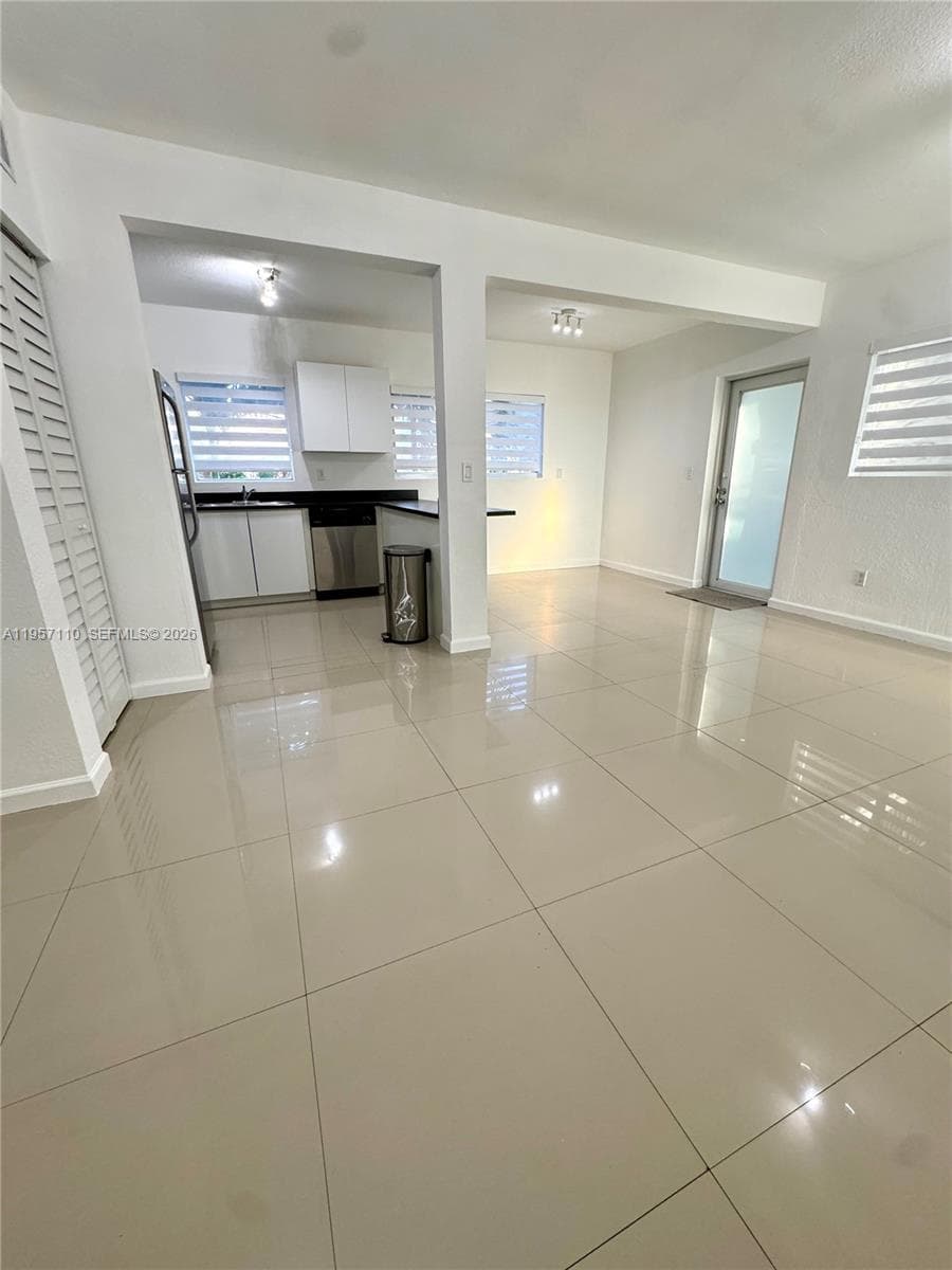 A11957110 — Miami Beach — 9