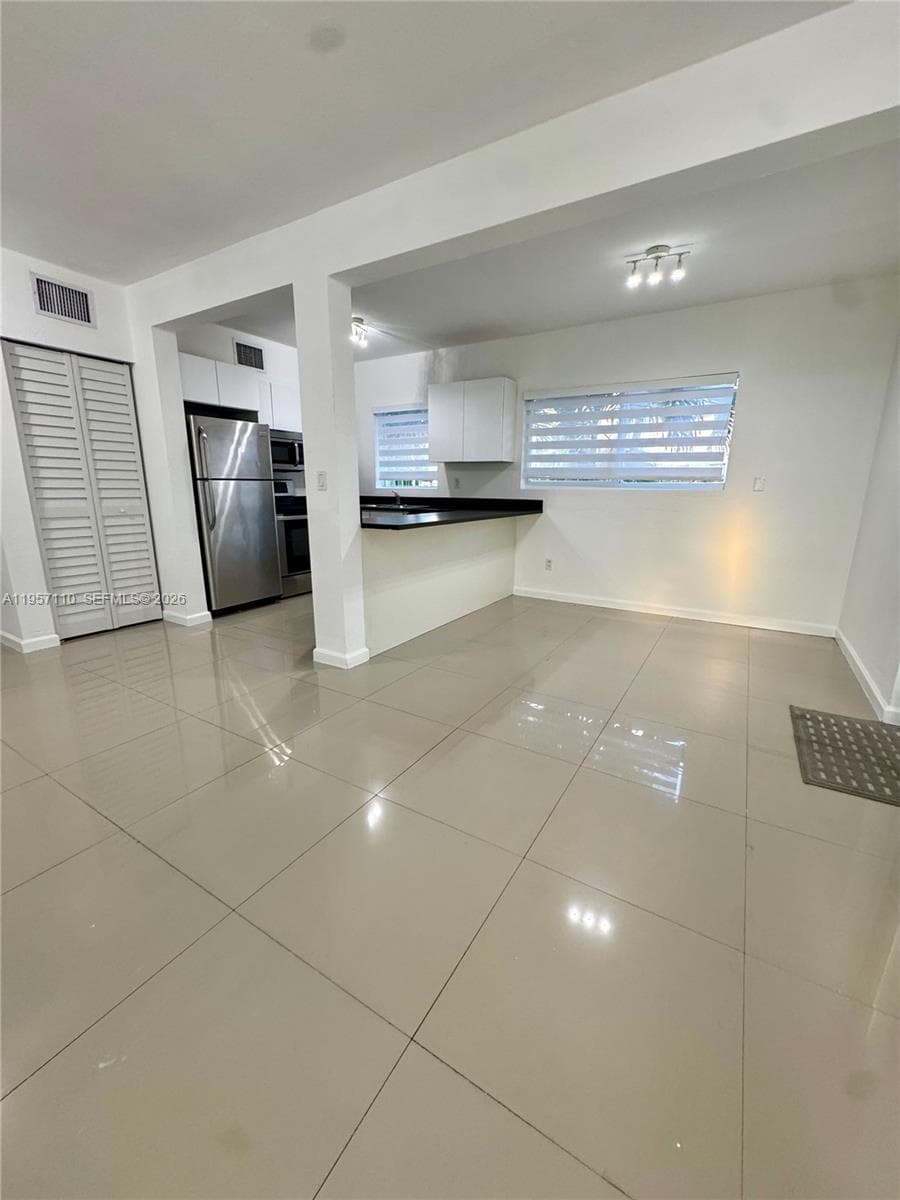 A11957110 — Miami Beach — 8