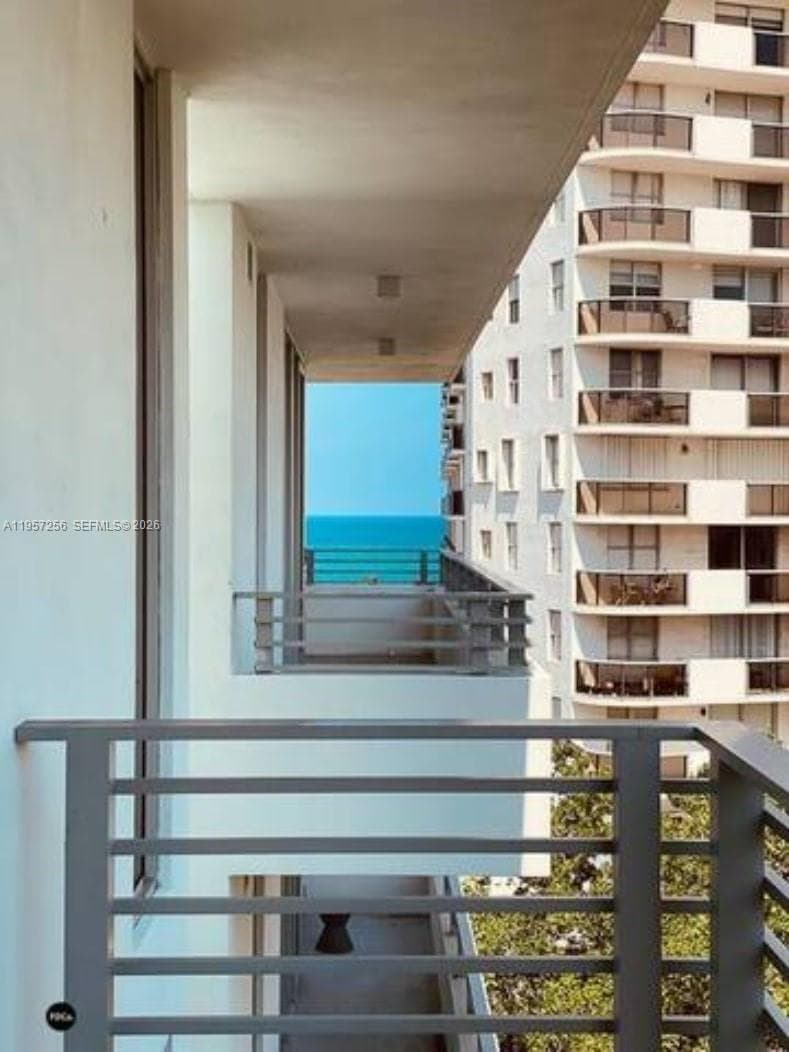 A11957256 — Miami Beach — 10