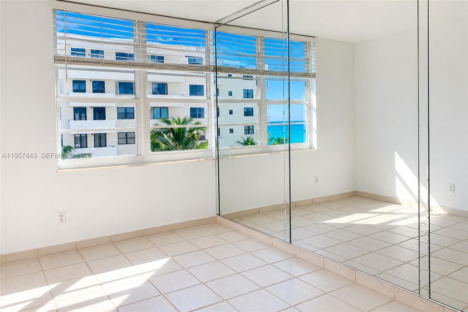 A11957443 — Miami Beach — 2