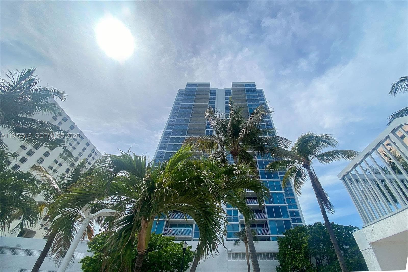 A11957518 — Miami Beach — 12