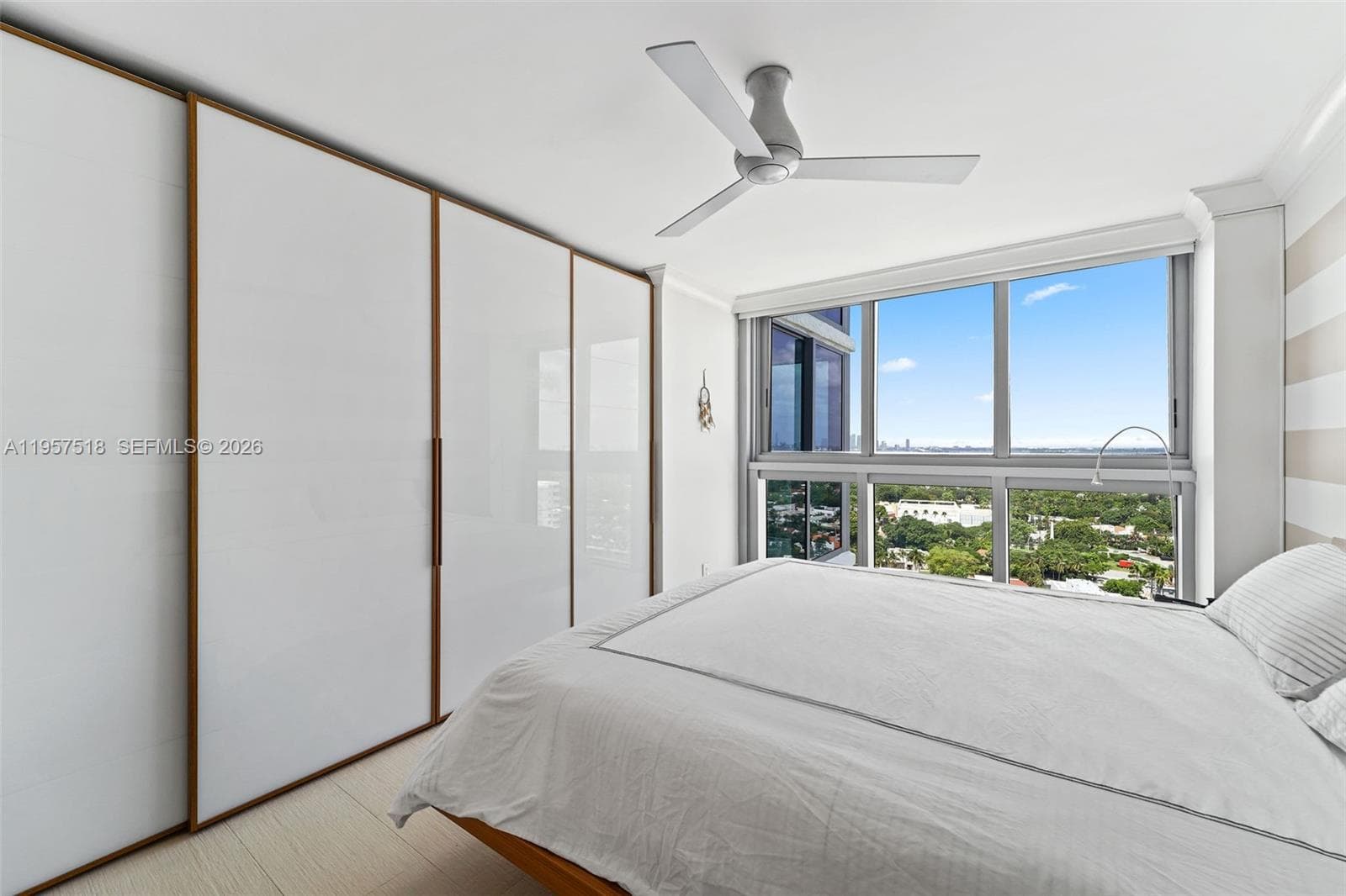 A11957518 — Miami Beach — 32