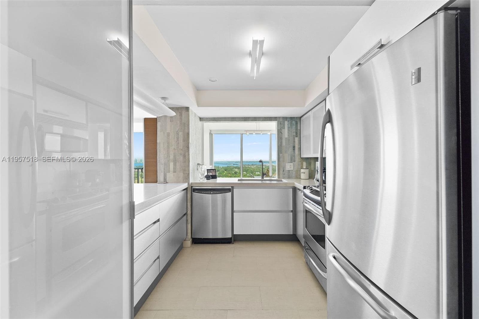 A11957518 — Miami Beach — 28