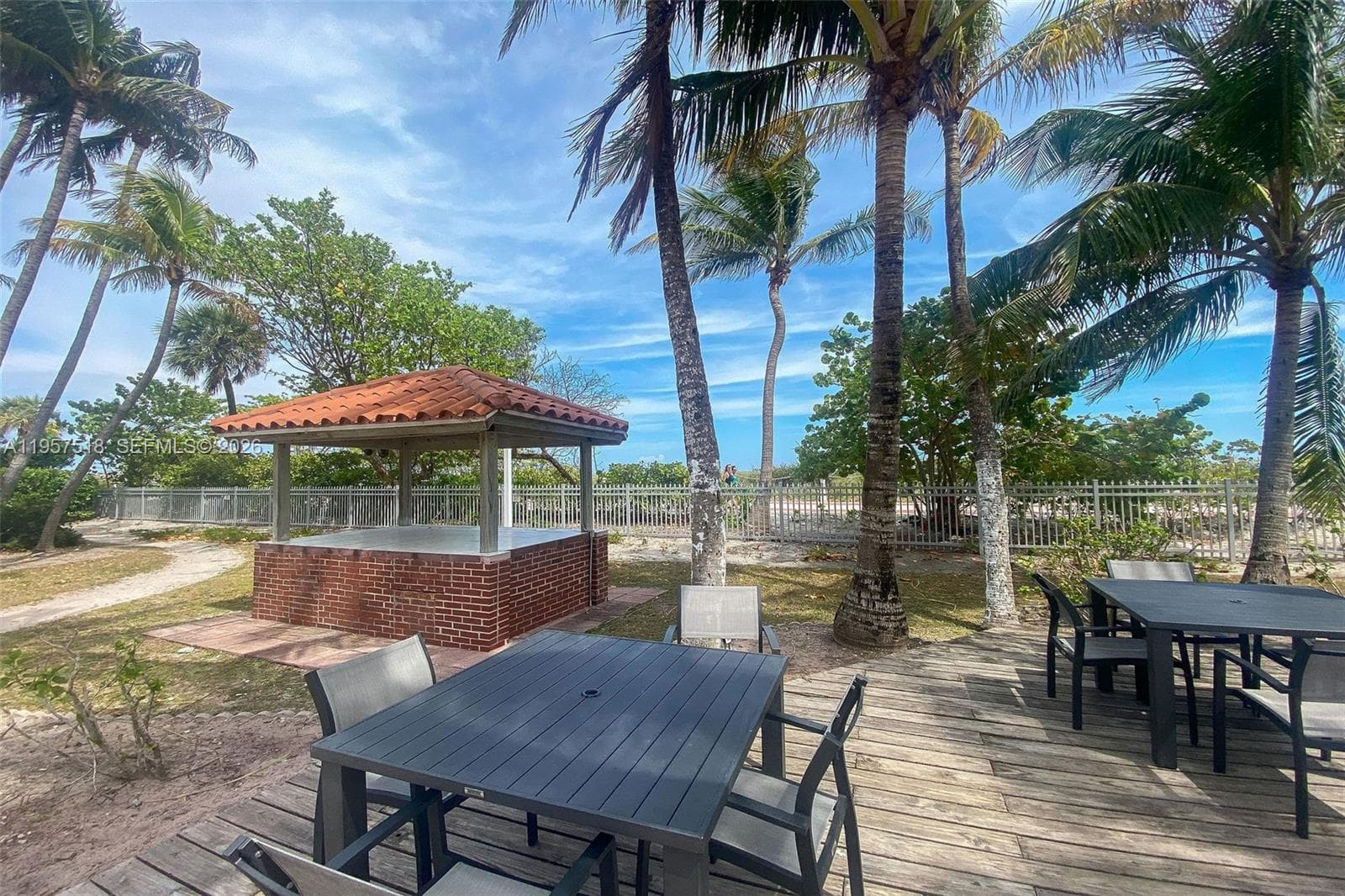 A11957518 — Miami Beach — 41