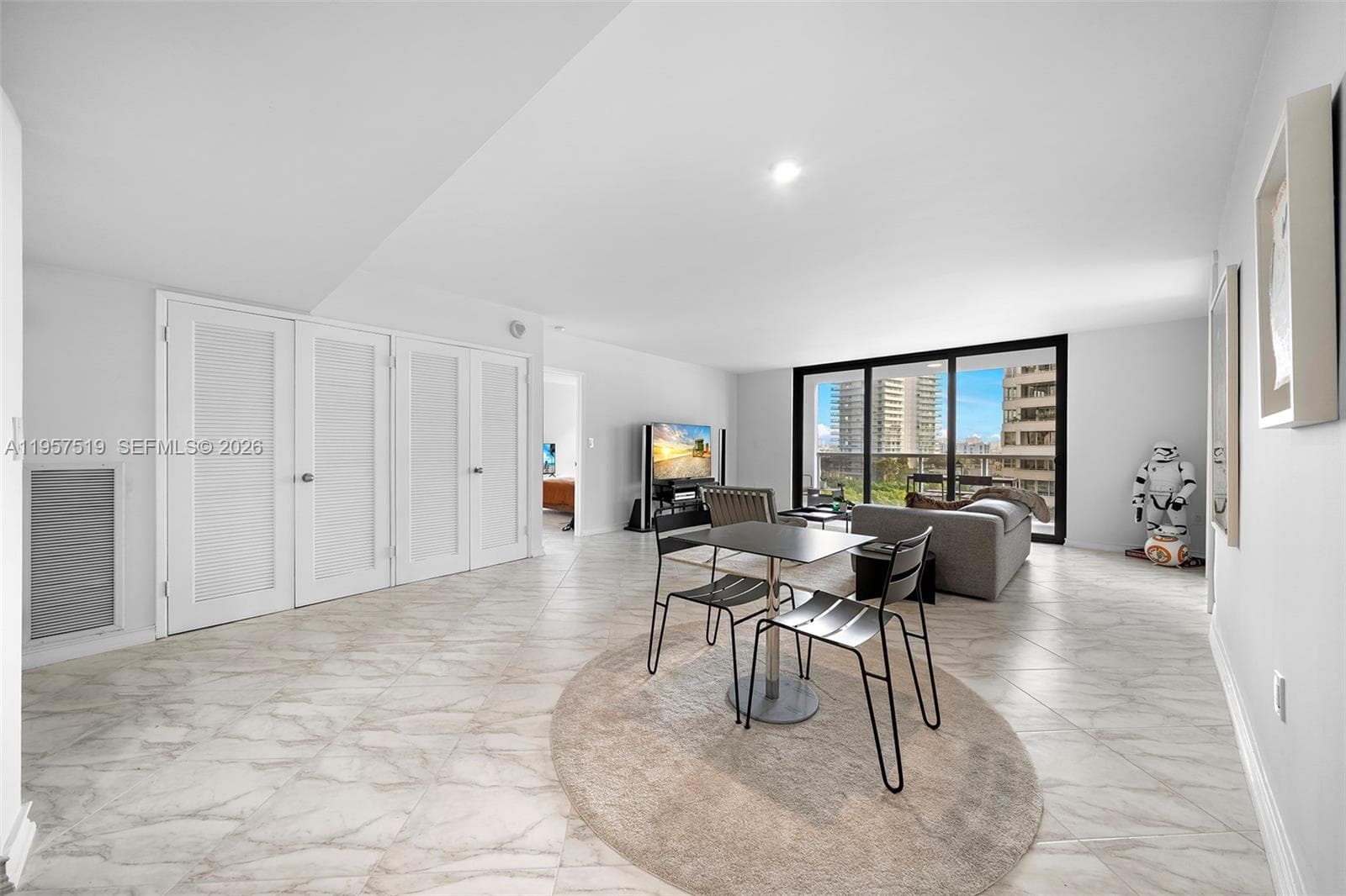 A11957519 — Miami Beach — 5