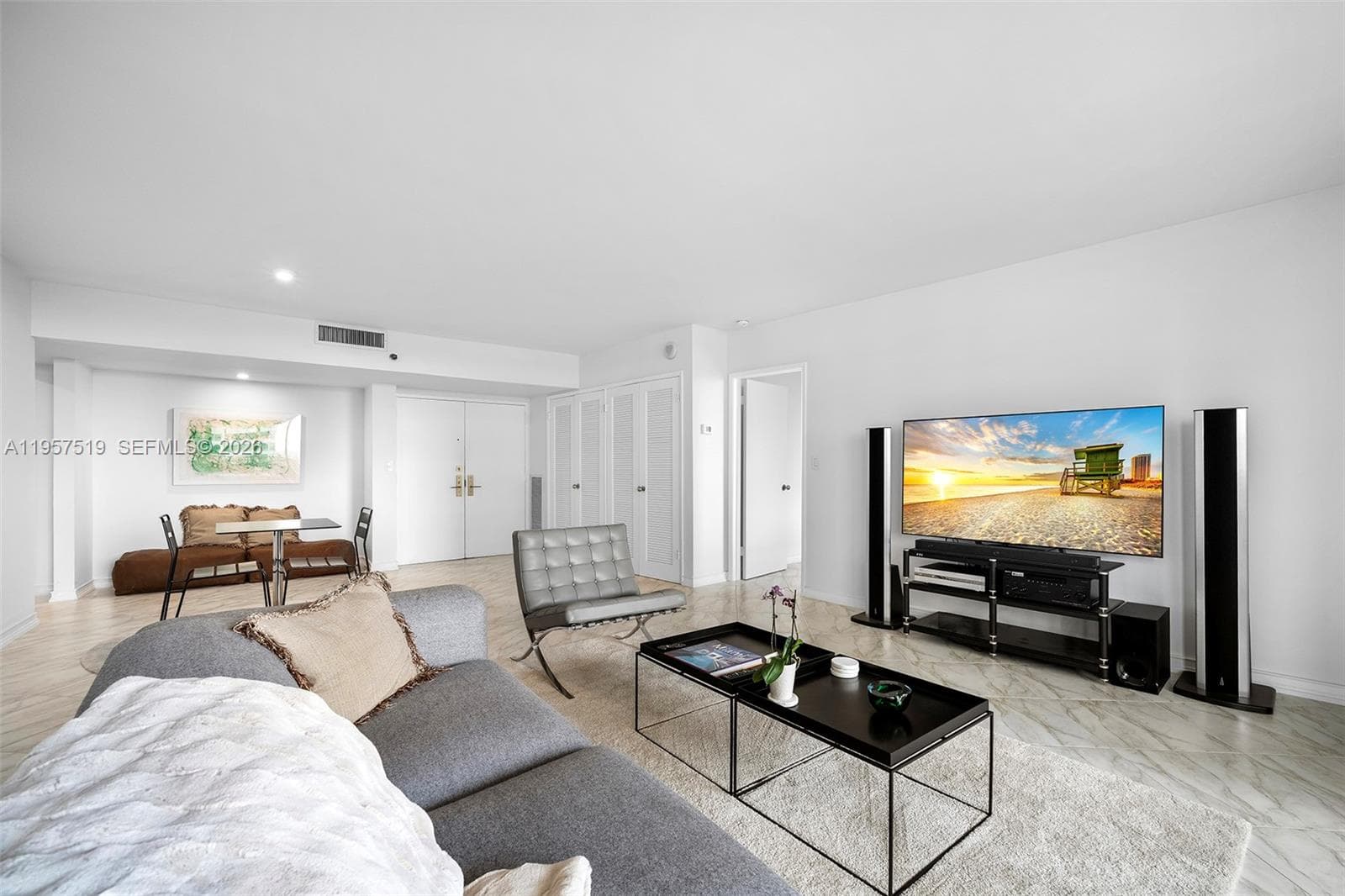 A11957519 — Miami Beach — 4