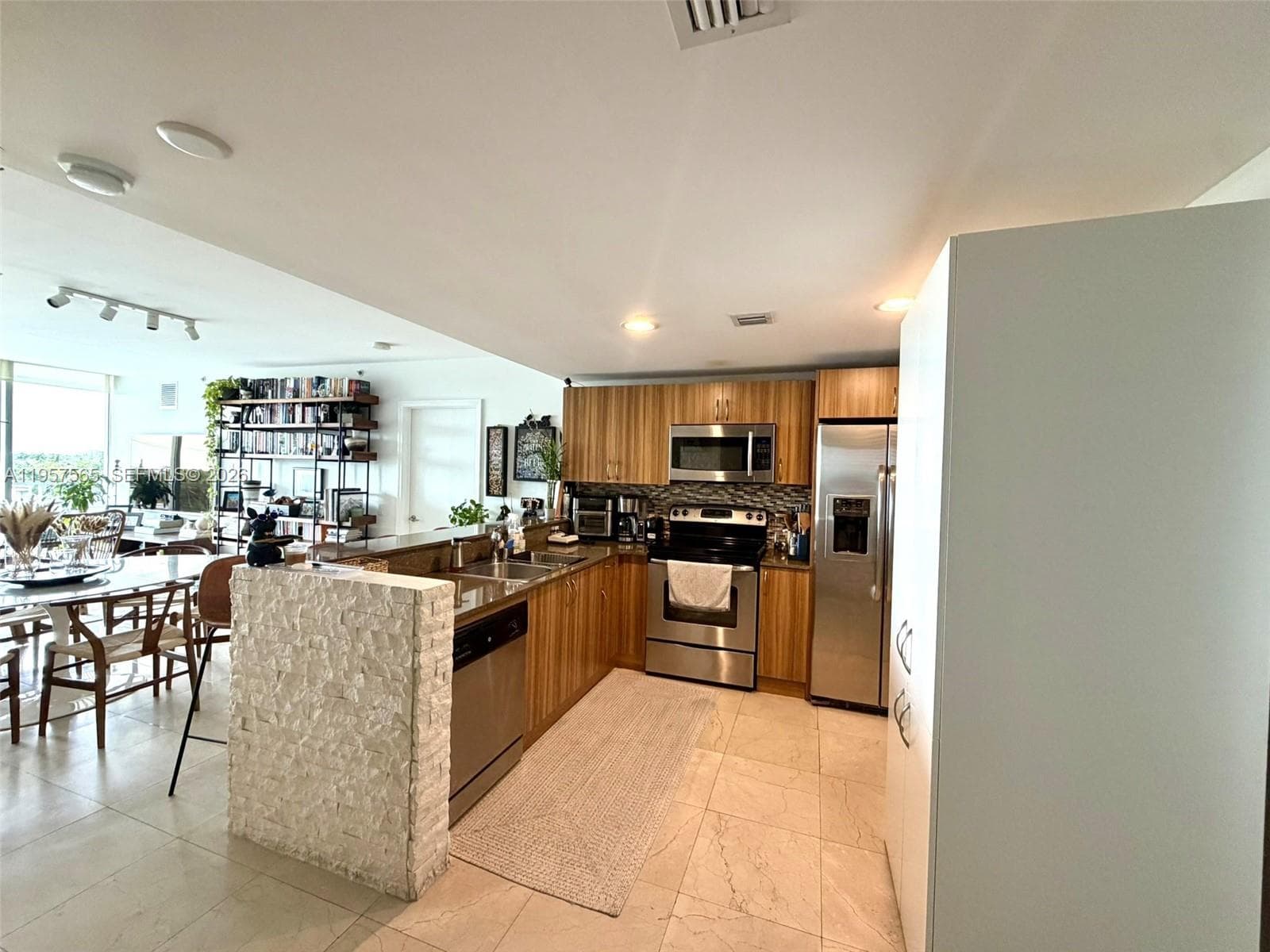 A11957565 — Miami Beach — 3