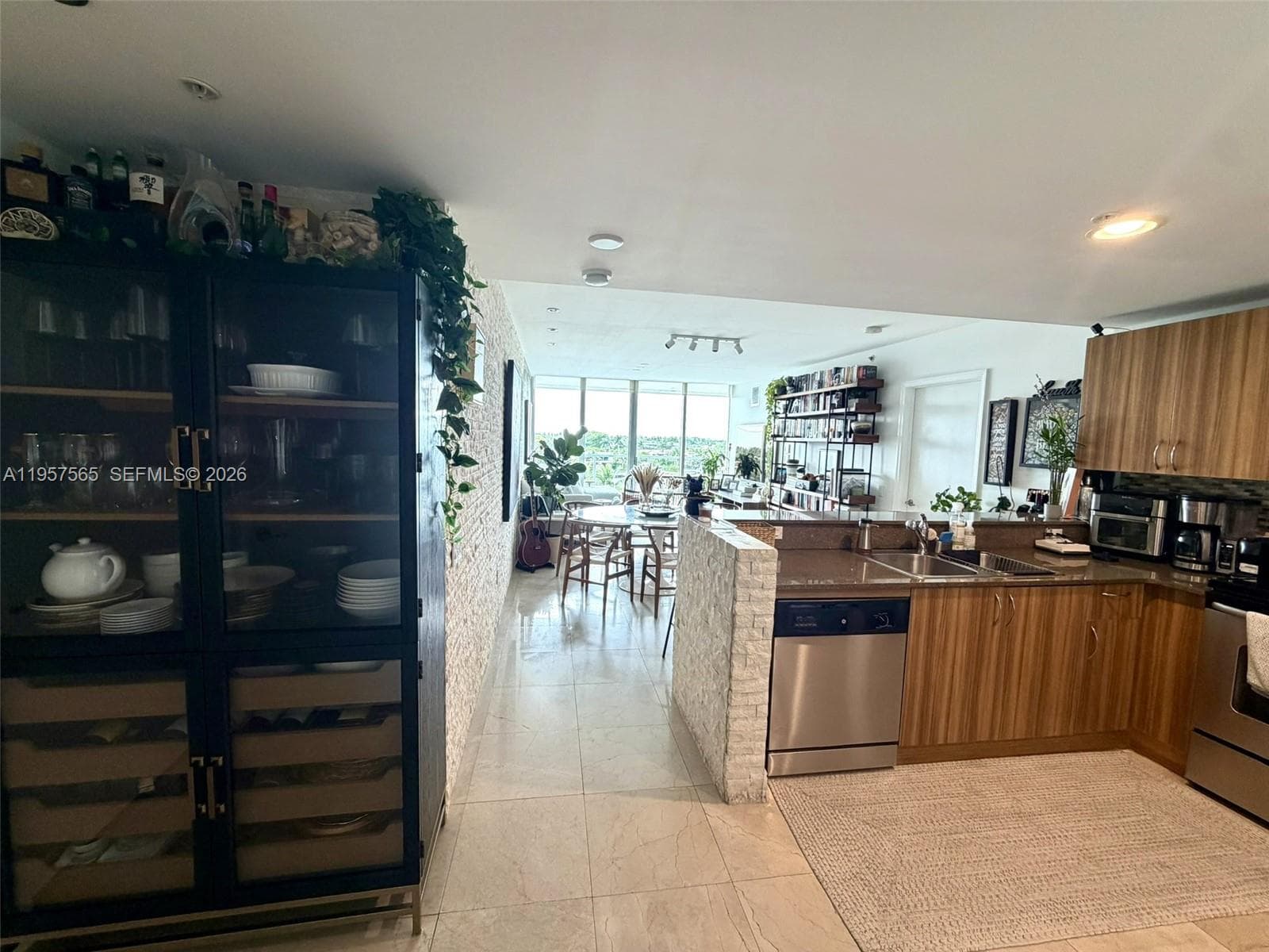 A11957565 — Miami Beach — 14