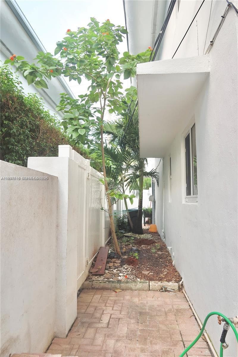 A11957616 — Miami Beach — 46