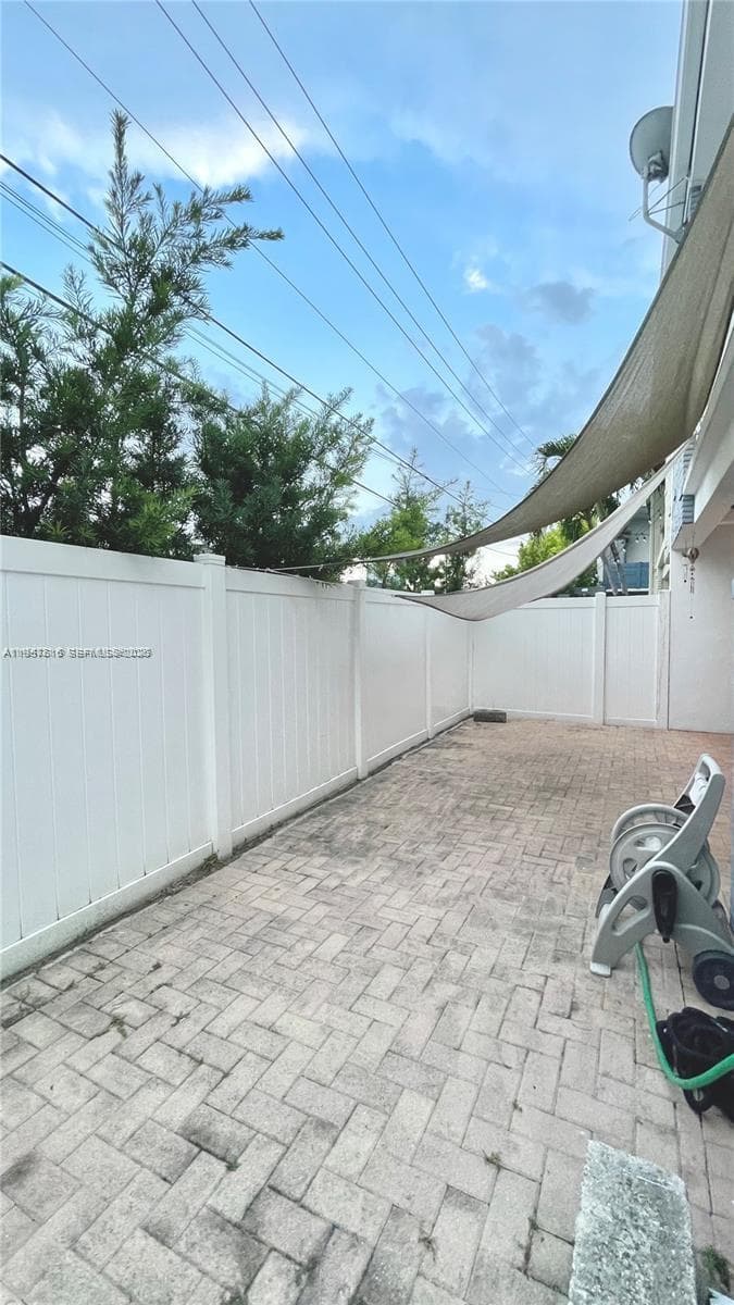 A11957616 — Miami Beach — 43