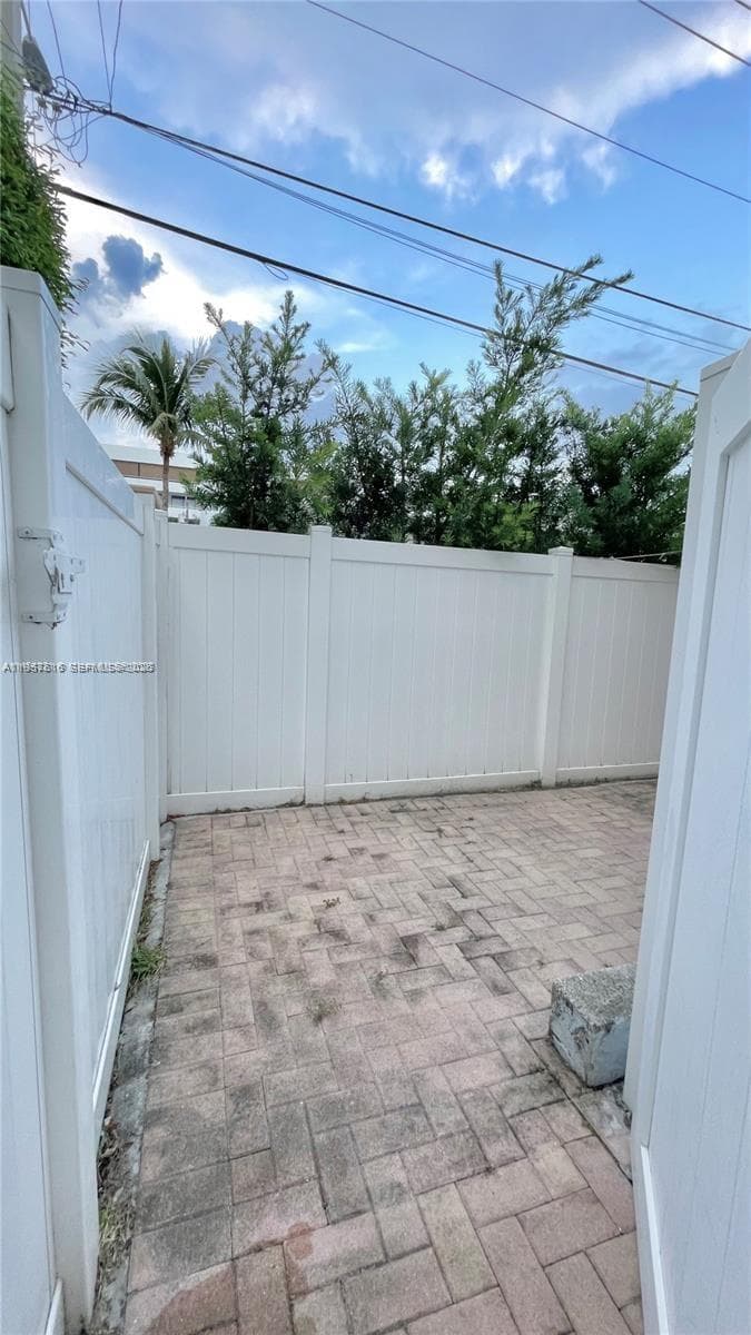 A11957616 — Miami Beach — 41