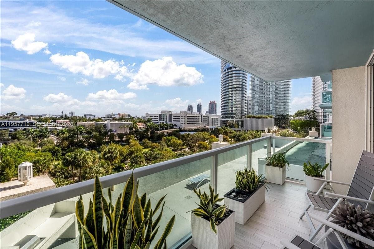 A11957719 — Miami Beach — 24
