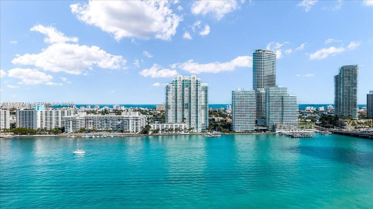 A11957719 — Miami Beach — 40