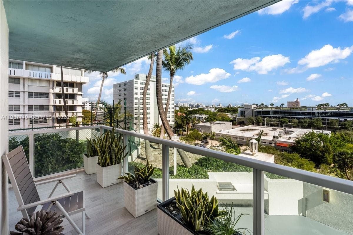 A11957719 — Miami Beach — 25