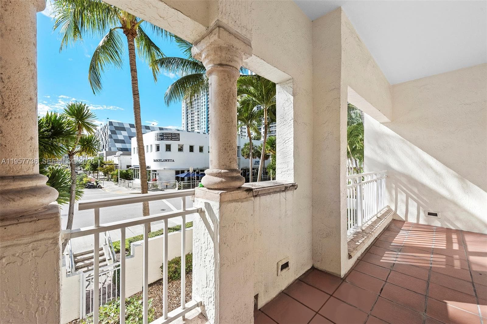 A11957736 — Miami Beach — 25