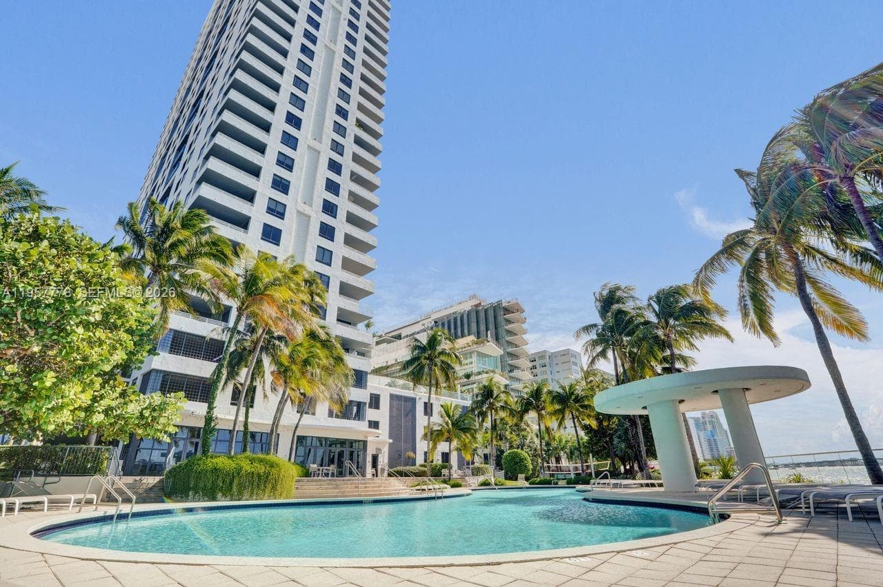 A11957778 — Miami Beach — 42