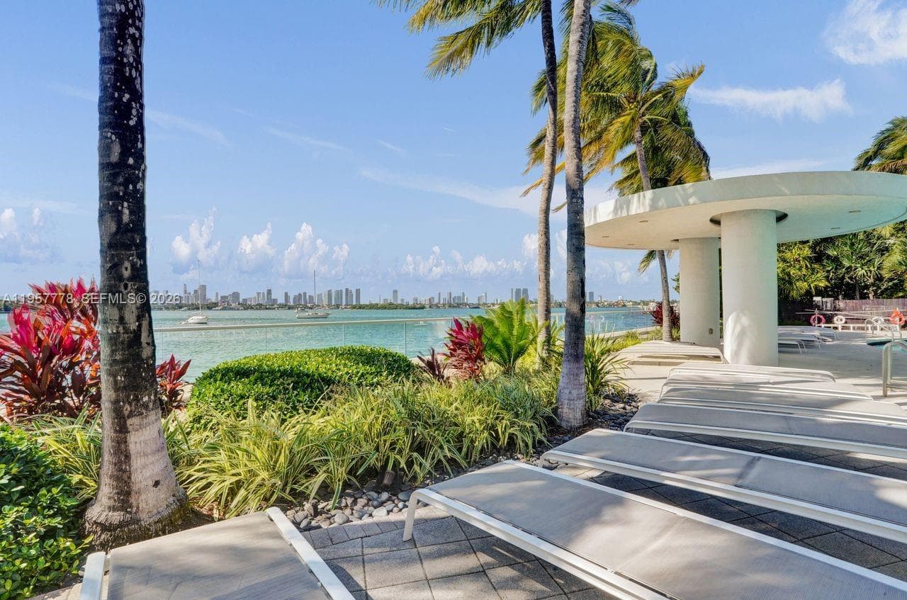 A11957778 — Miami Beach — 46
