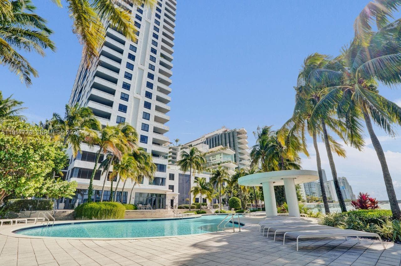 A11957778 — Miami Beach — 43
