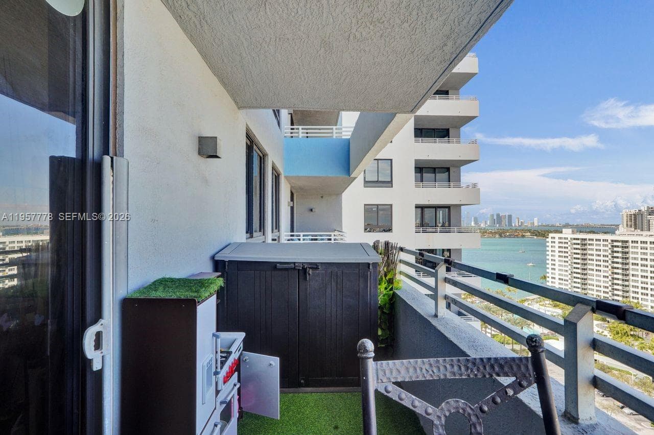 A11957778 — Miami Beach — 32