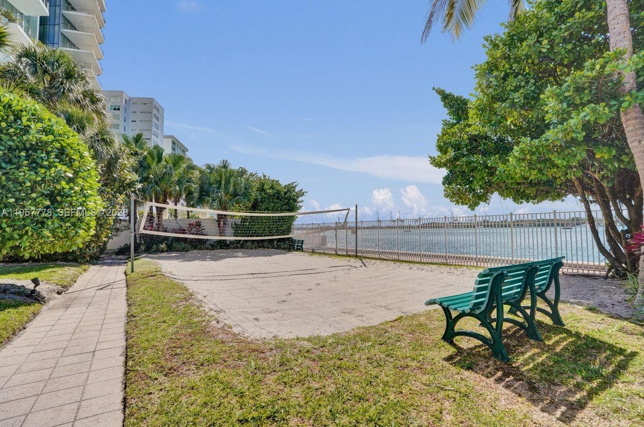 A11957778 — Miami Beach — 51