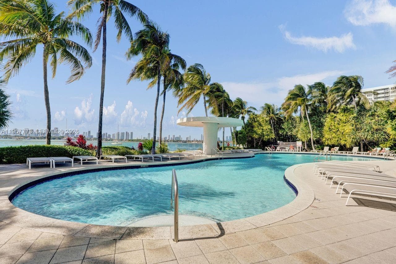 A11957778 — Miami Beach — 48