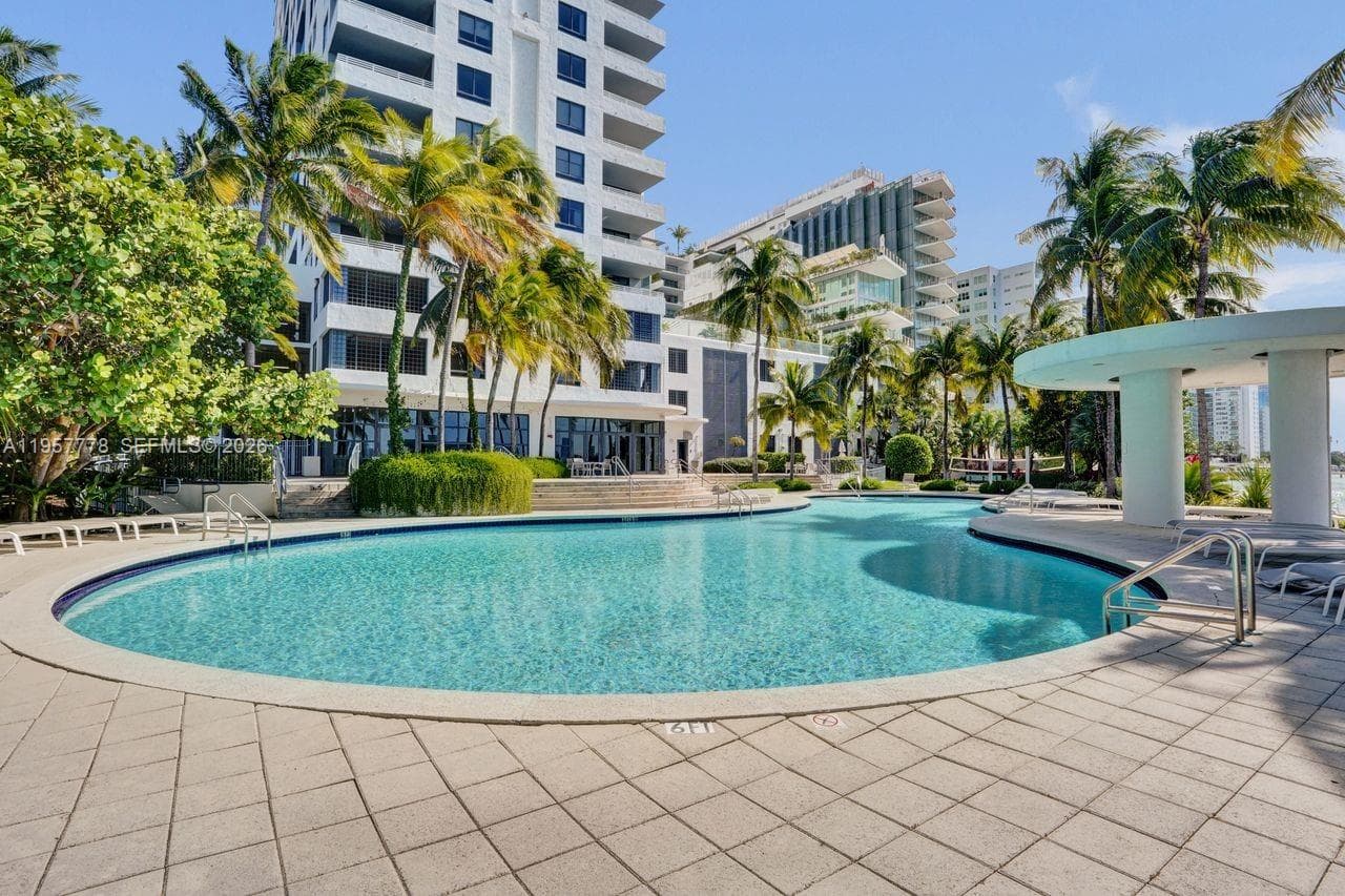 A11957778 — Miami Beach — 44