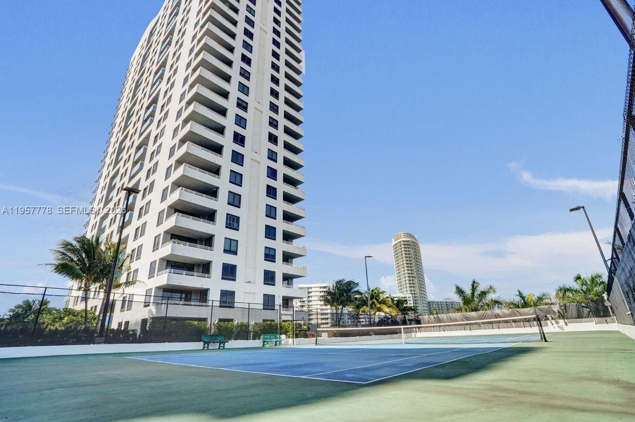 A11957778 — Miami Beach — 64