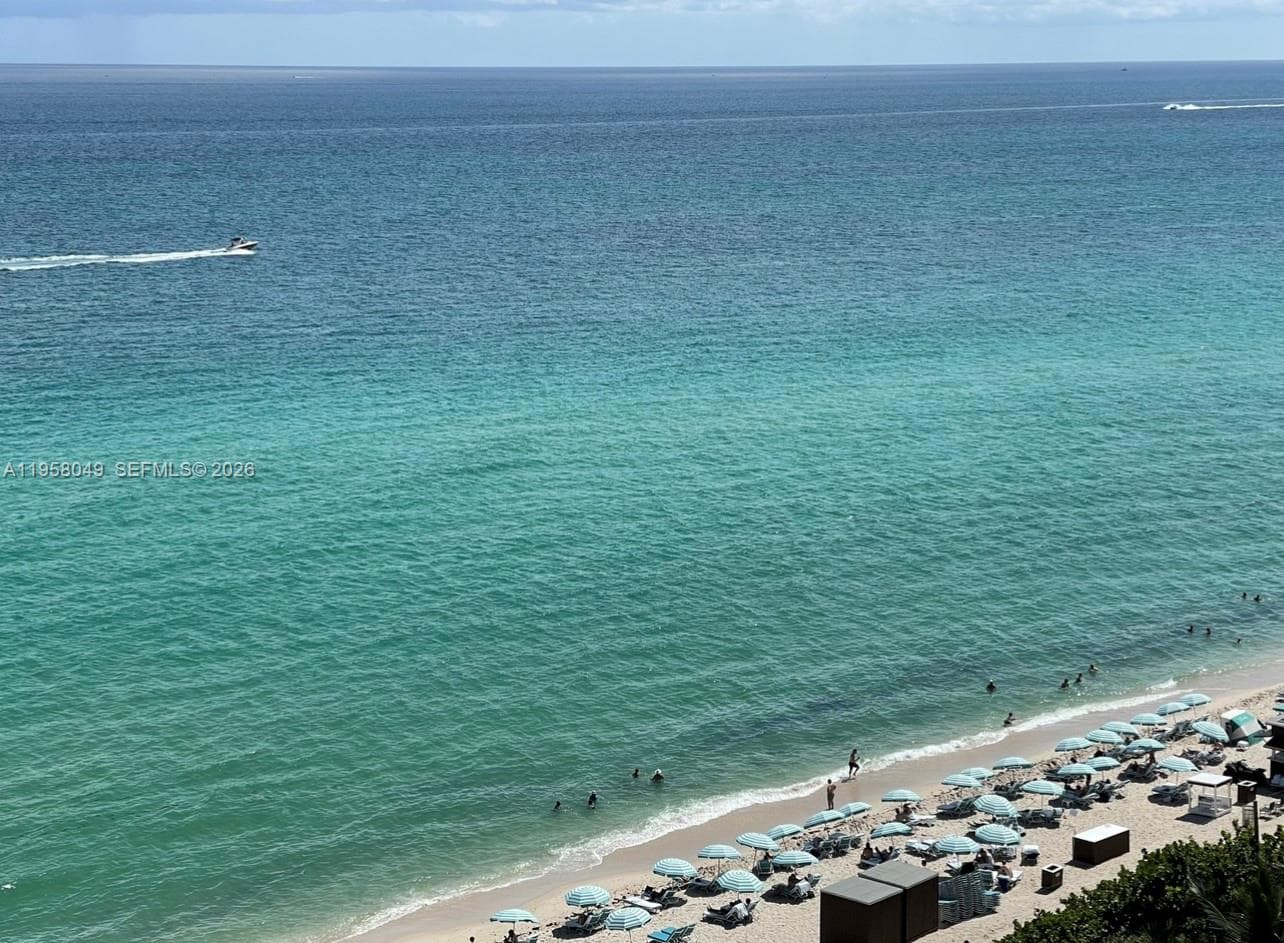 A11958049 — Miami Beach — 43
