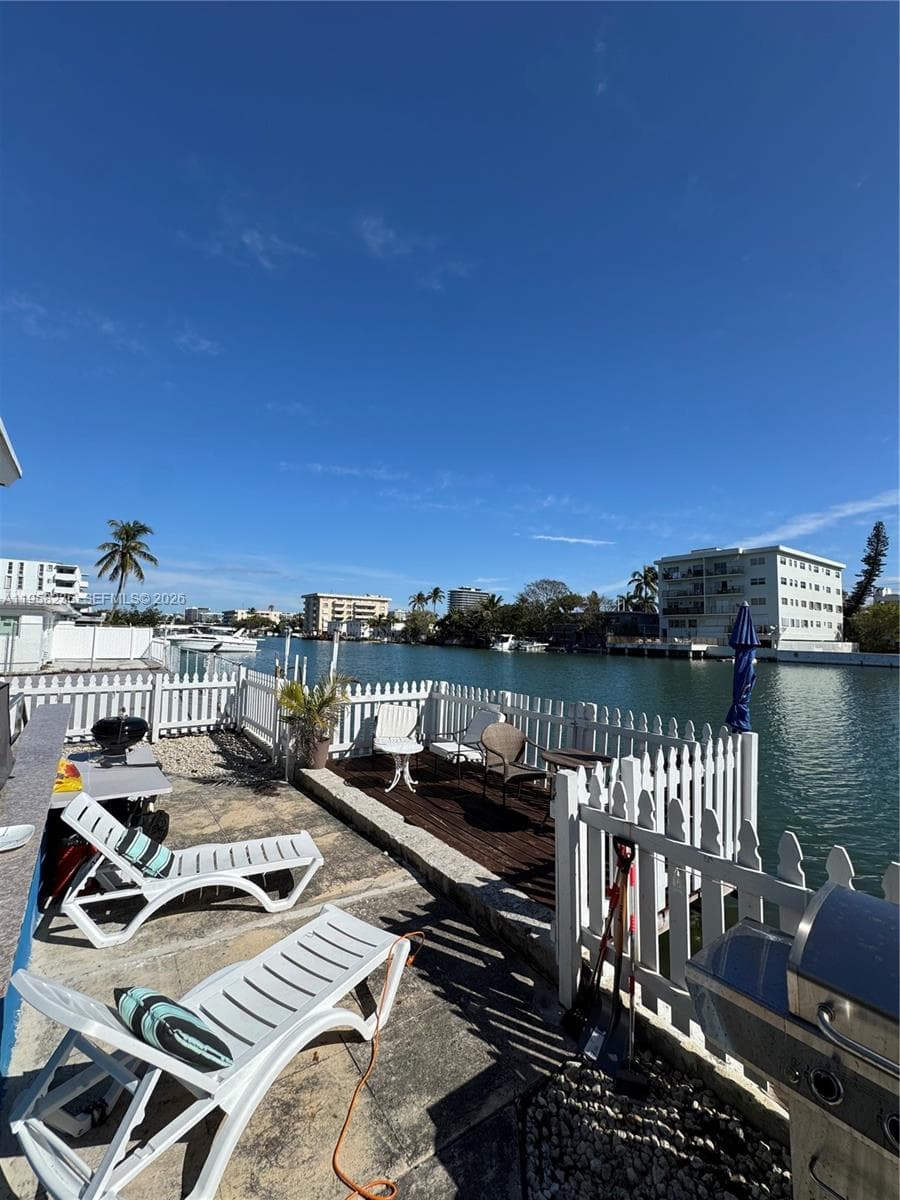 A11958236 — Miami Beach — 24