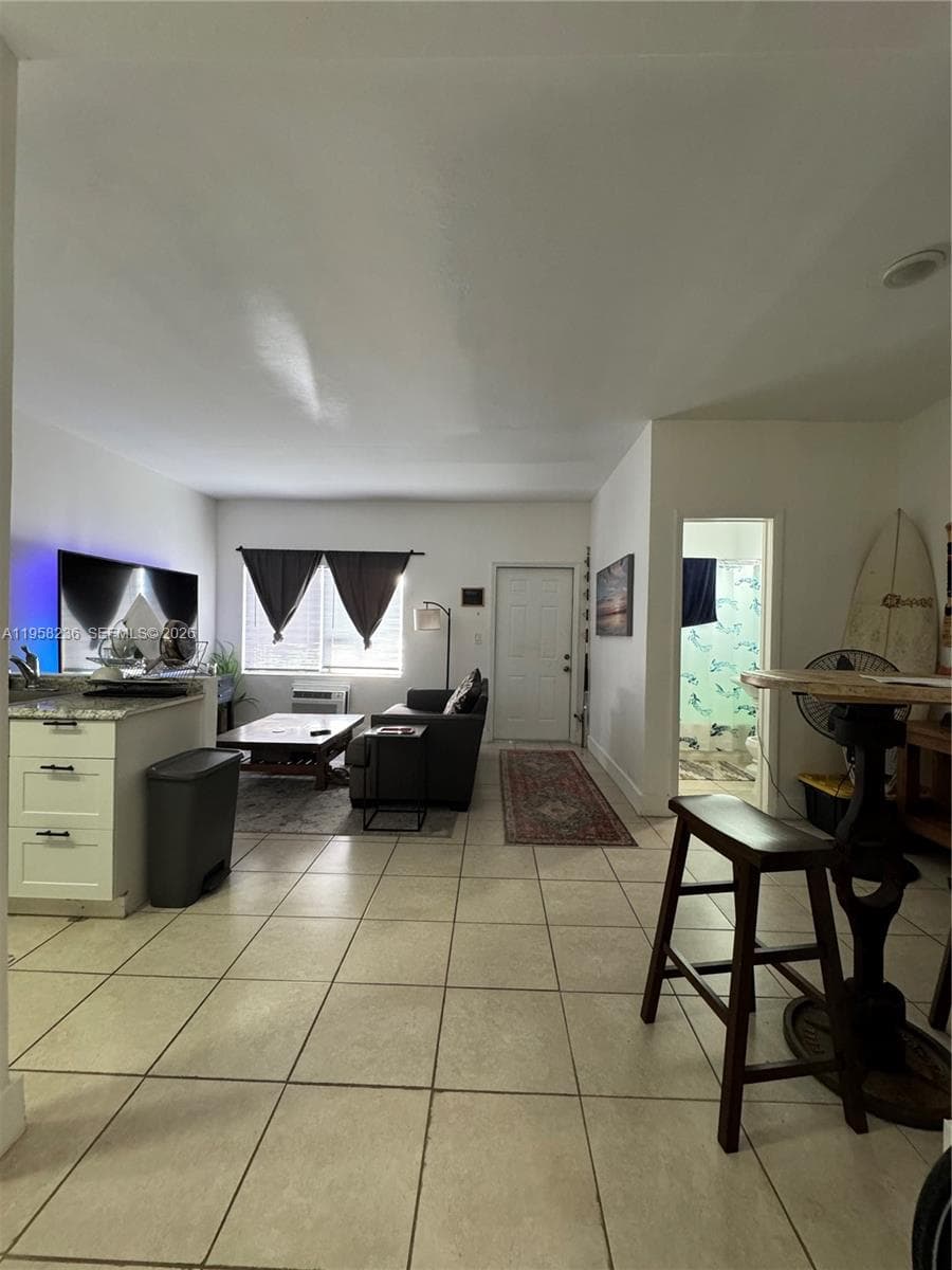 A11958236 — Miami Beach — 14