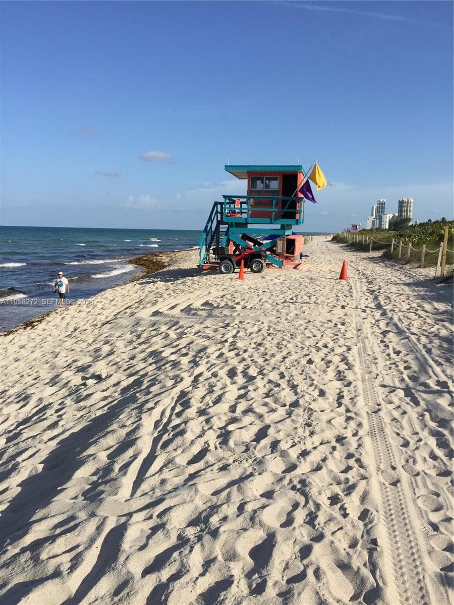 A11958272 — Miami Beach — 29