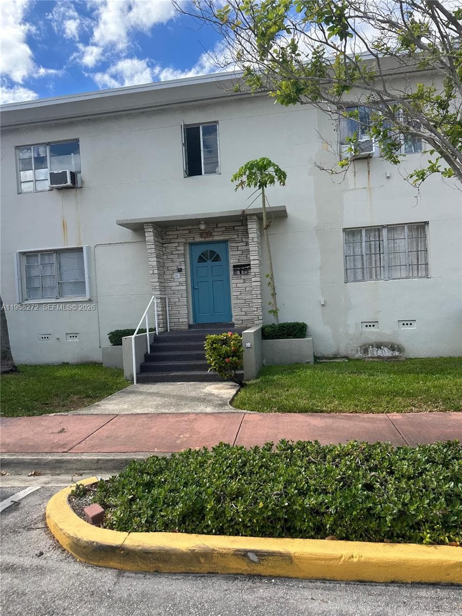A11958272 — Miami Beach — 4