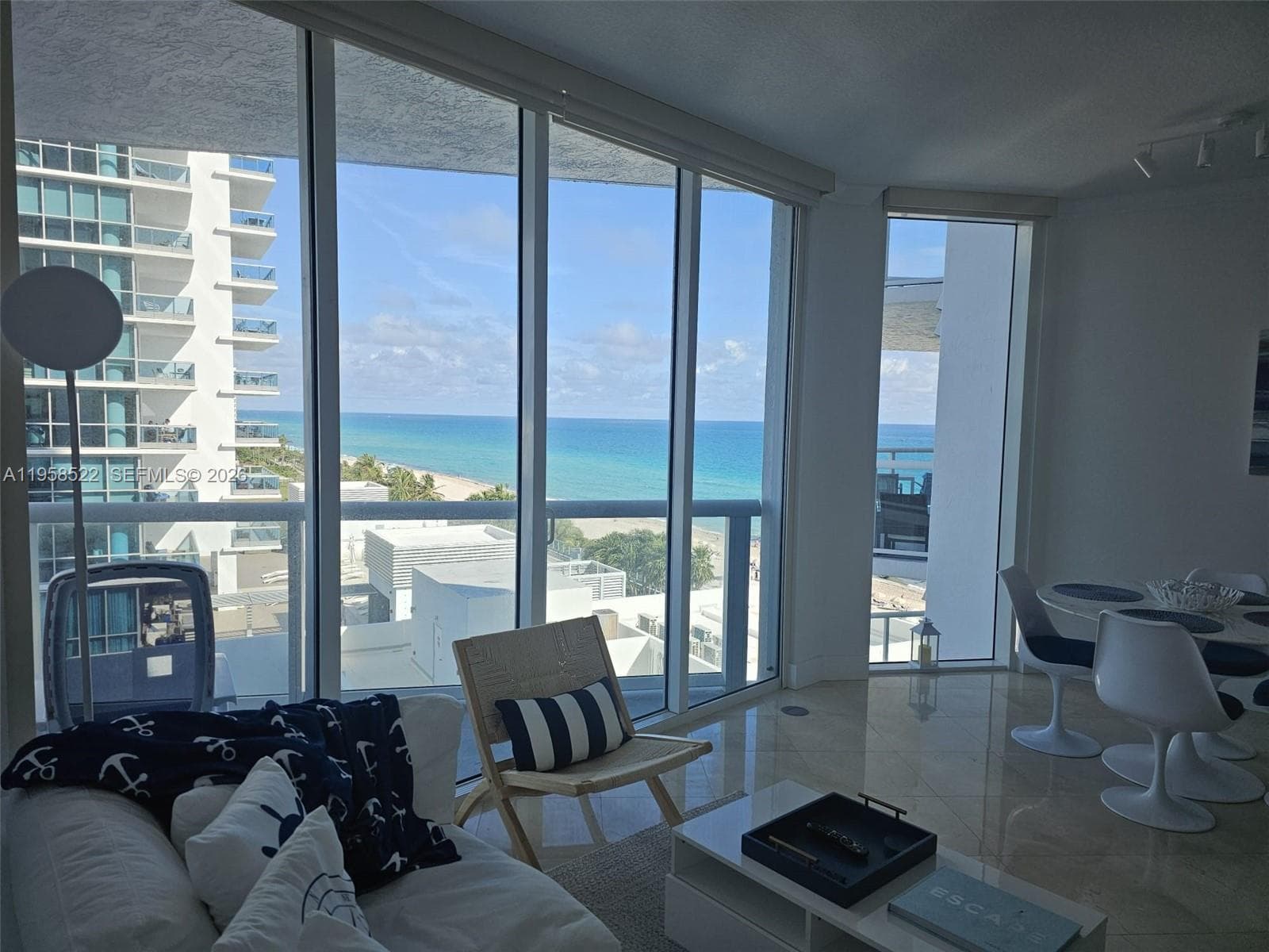 A11958522 — Miami Beach — 12