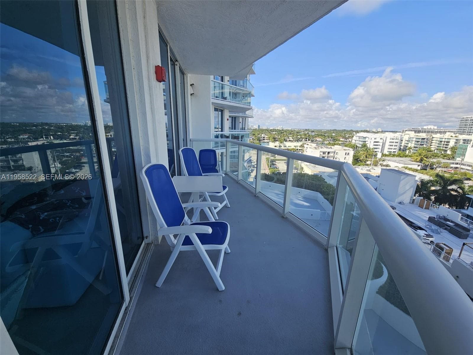 A11958522 — Miami Beach — 15