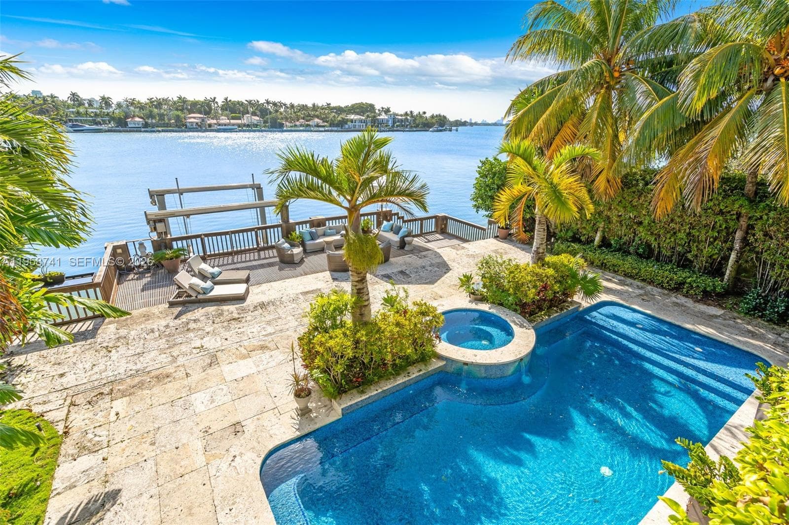 A11958741 — Miami Beach — 19