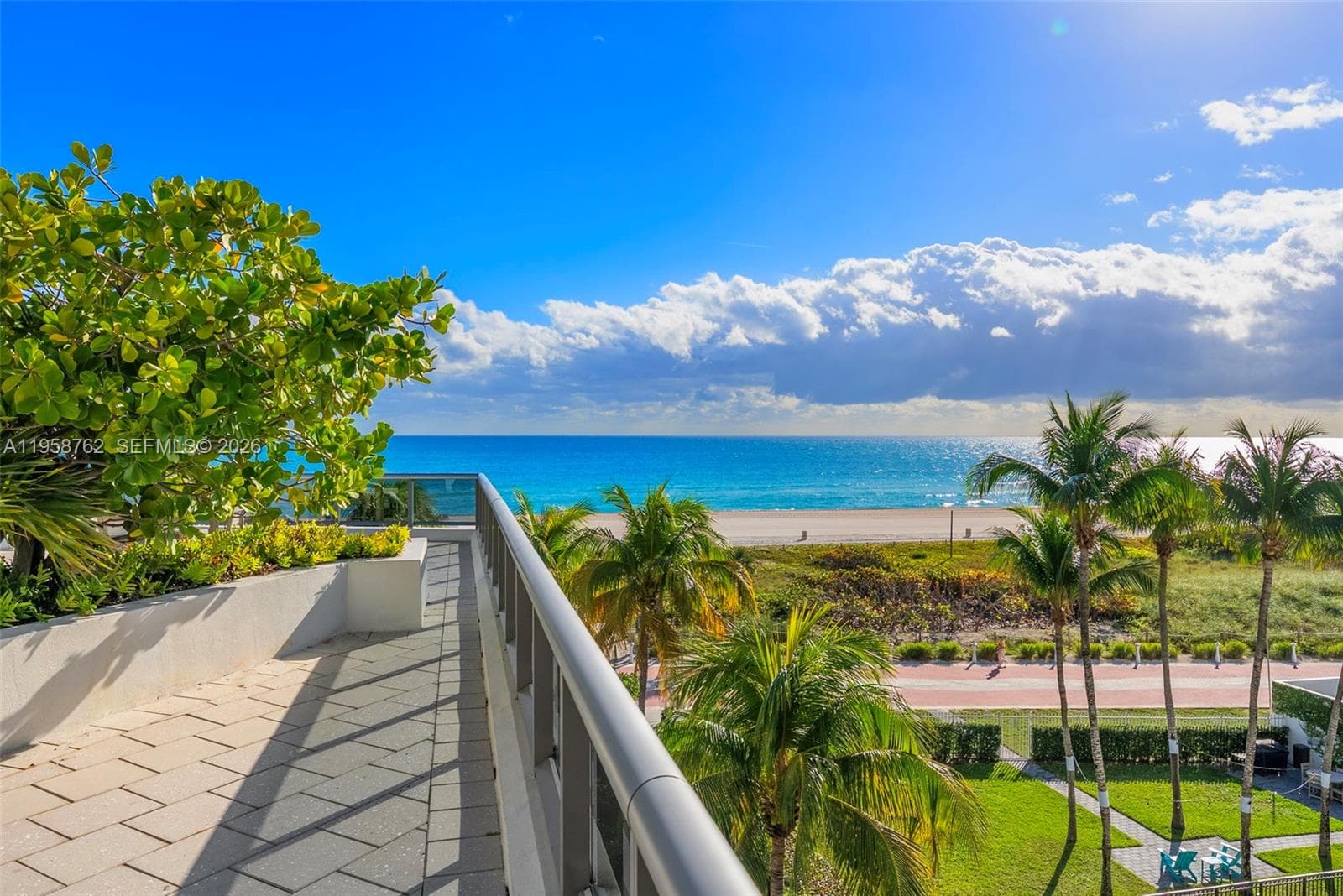 A11958762 — Miami Beach — 12
